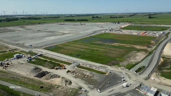Das brachliegende Northvolt-Grundstück bei Heide.