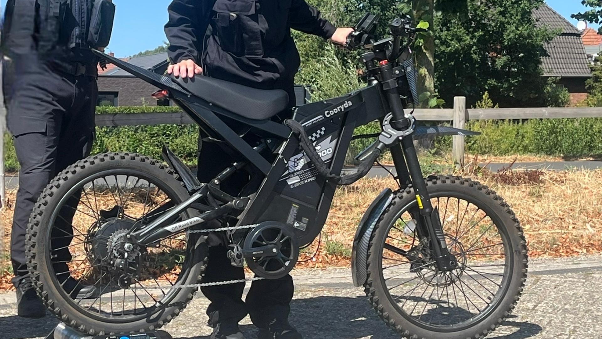 Die Polizei Nordhorn kontrolliert Fatbikes. | Polizei Nordhorn