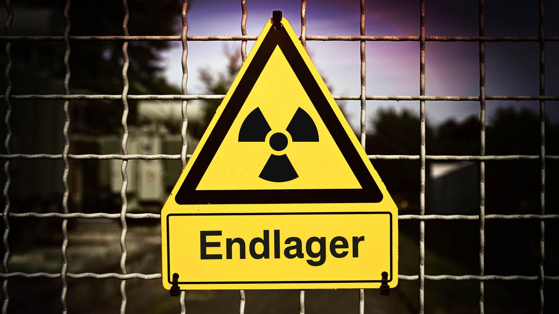 Ein Schild mit der Aufschrift 