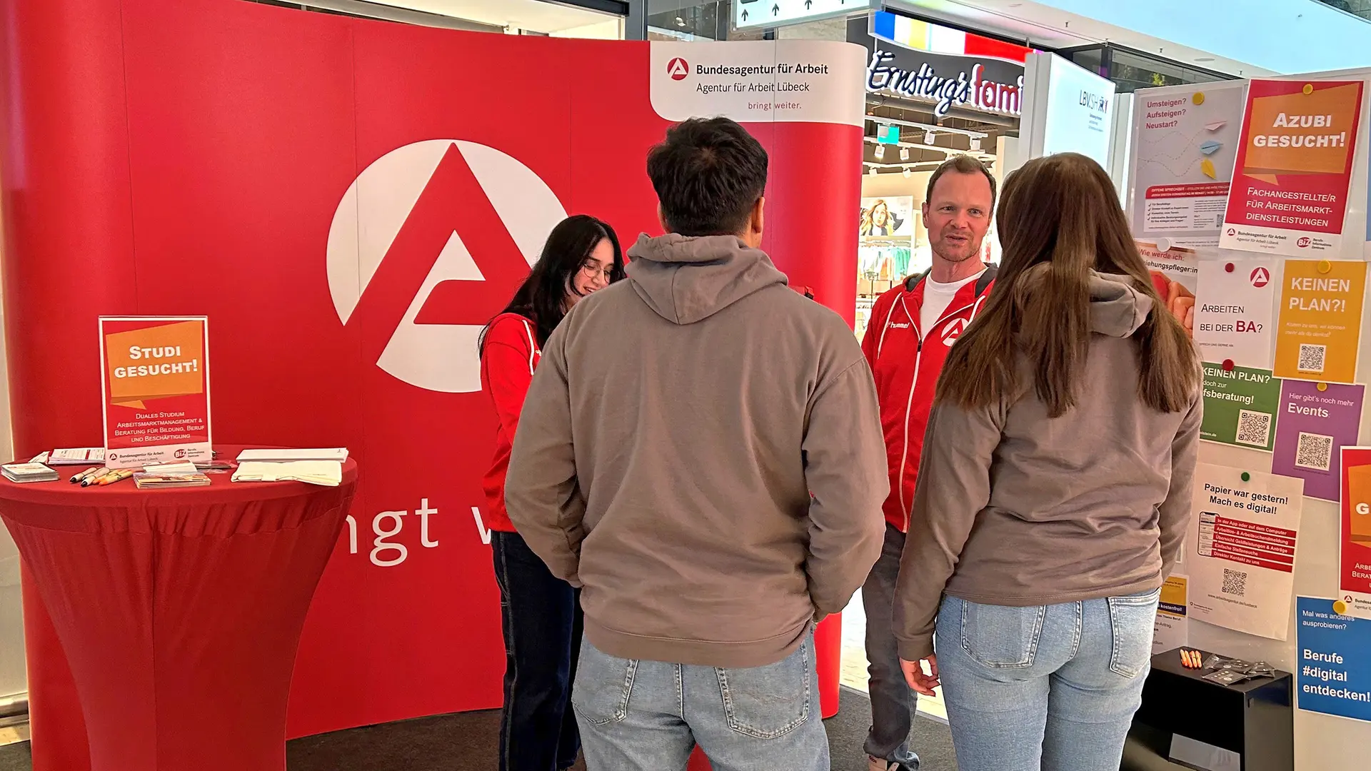 Lübeck: Ausbildungsmesse im Citti-Park gestartet | ndr.de