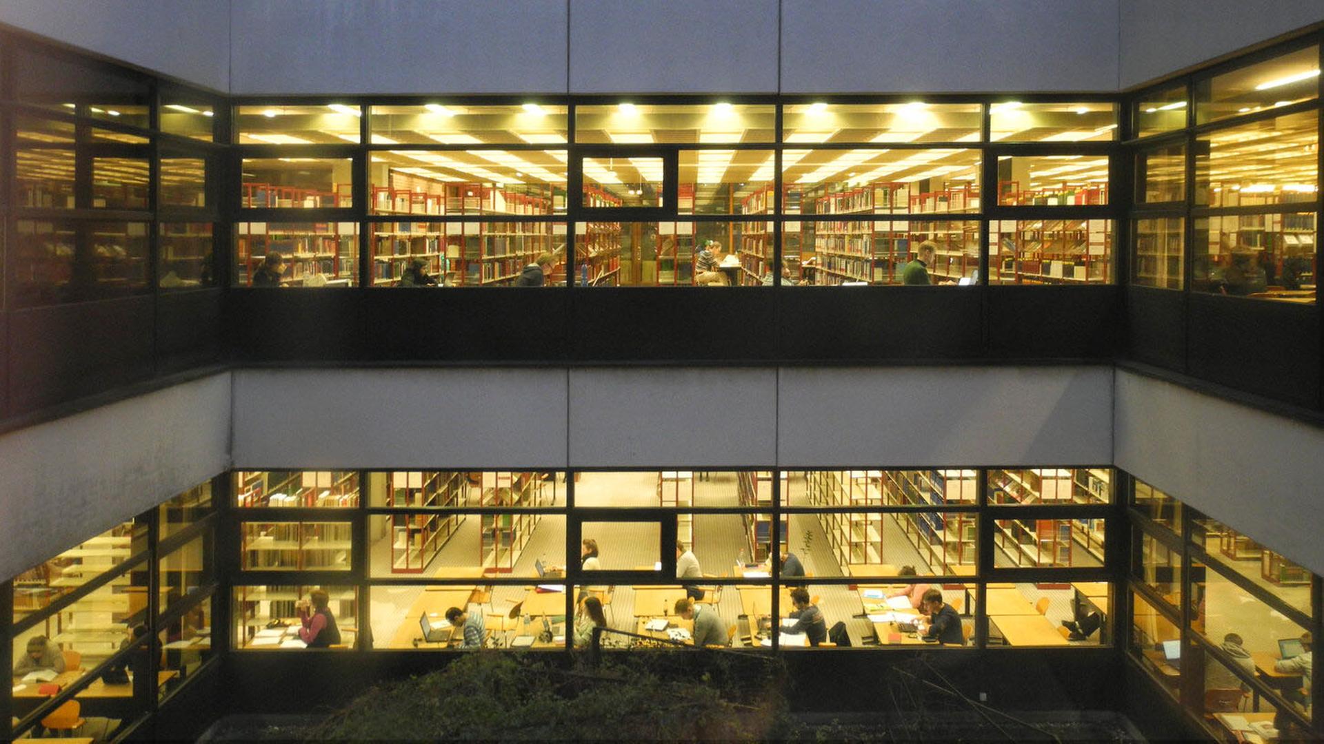 Hamburger Universitätsbibliothek: Kein Geld für neue Bücher