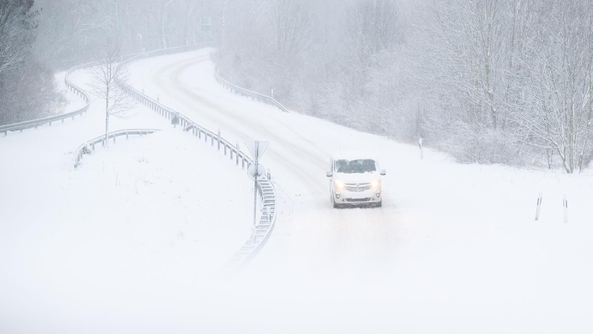 Winter legt noch eine Schippe drauf: Viel Schnee, Sturm, eisige Kälte