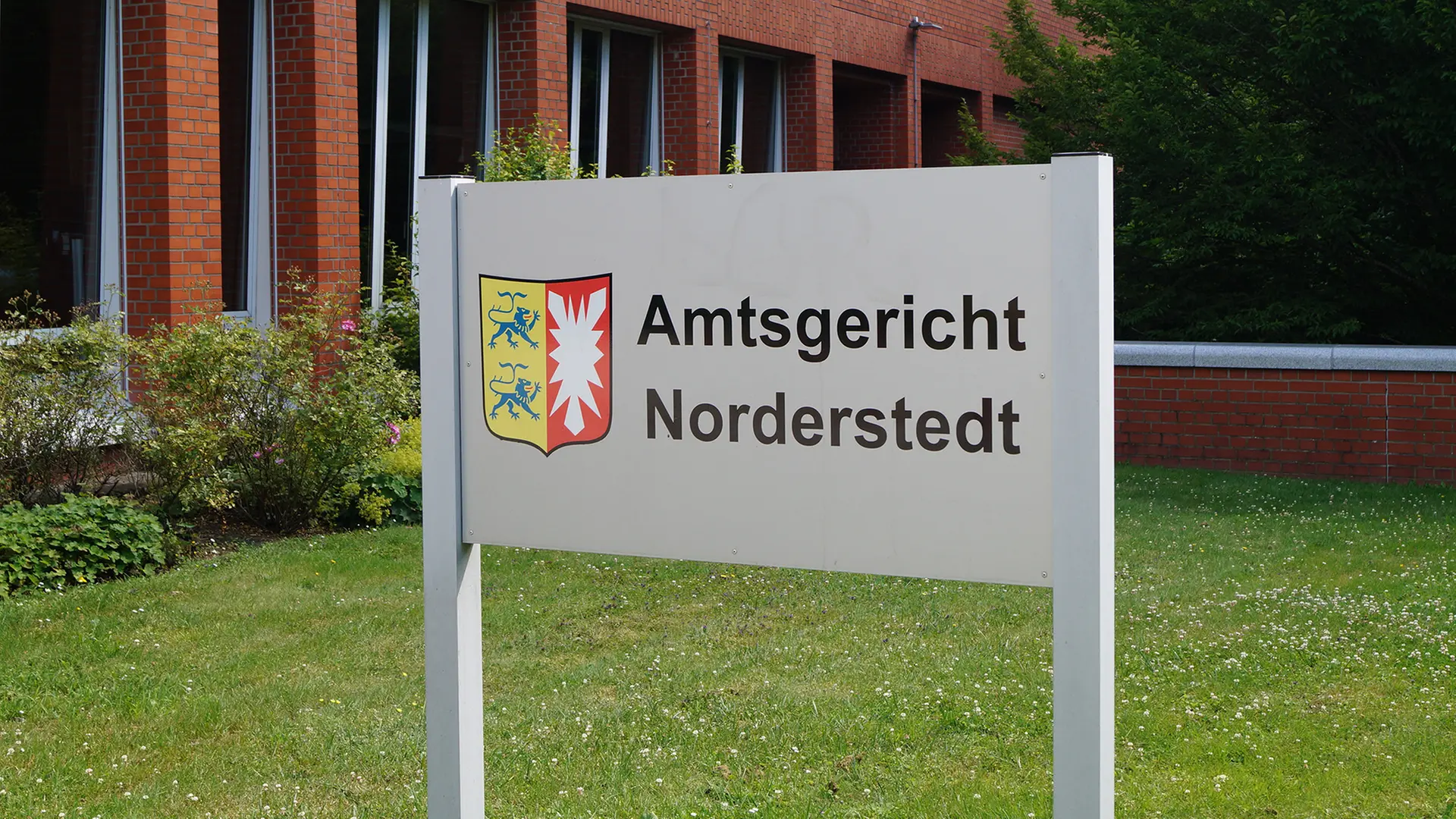 Prozess: Norderstedter Paketzusteller soll Pakete gestohlen haben
