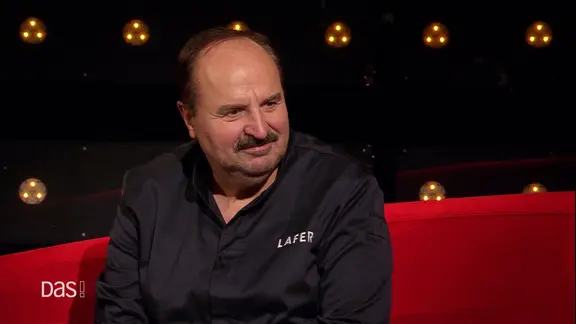 Gastronom und Fernsehkoch Johann Lafer zu Gast auf dem Roten Sofa