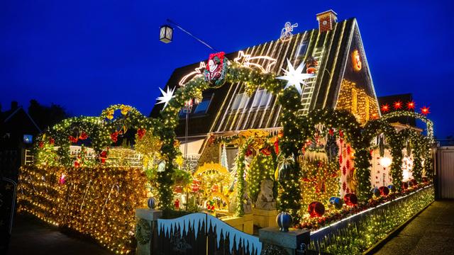 Delmenhorst: Weihnachtshaus der Familie Borchart leuchtet