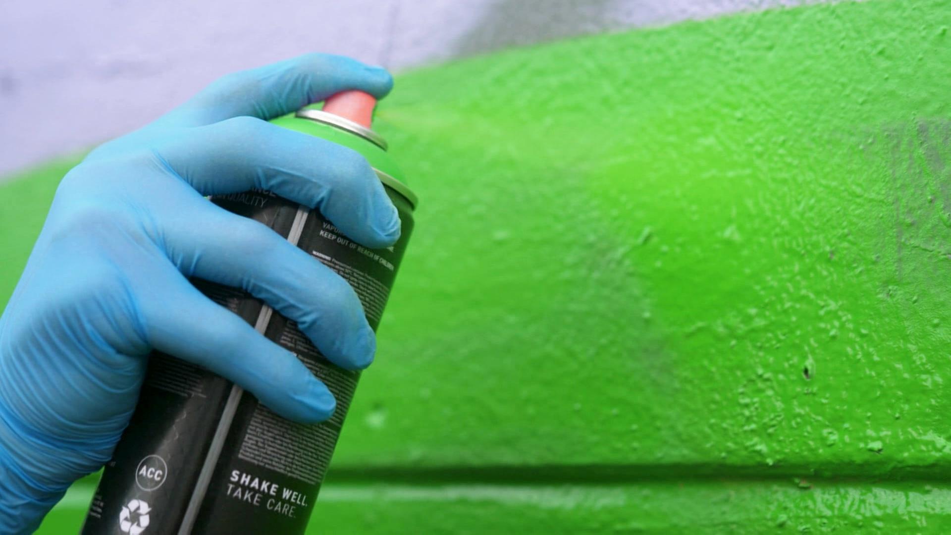 Rostocker Polizei stellt Graffiti-Sprayer auf frischer Tat