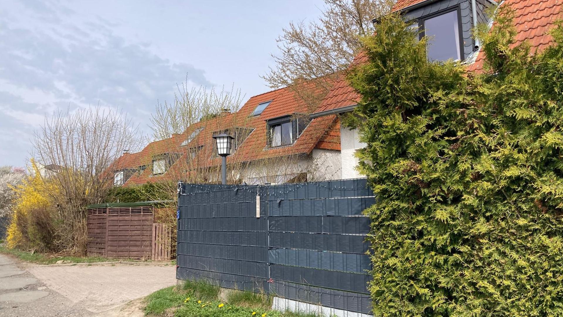 Eine Wohnsiedlung in Niedersachsen mit identischen Häusern. | NDR, Klara Jakubzik