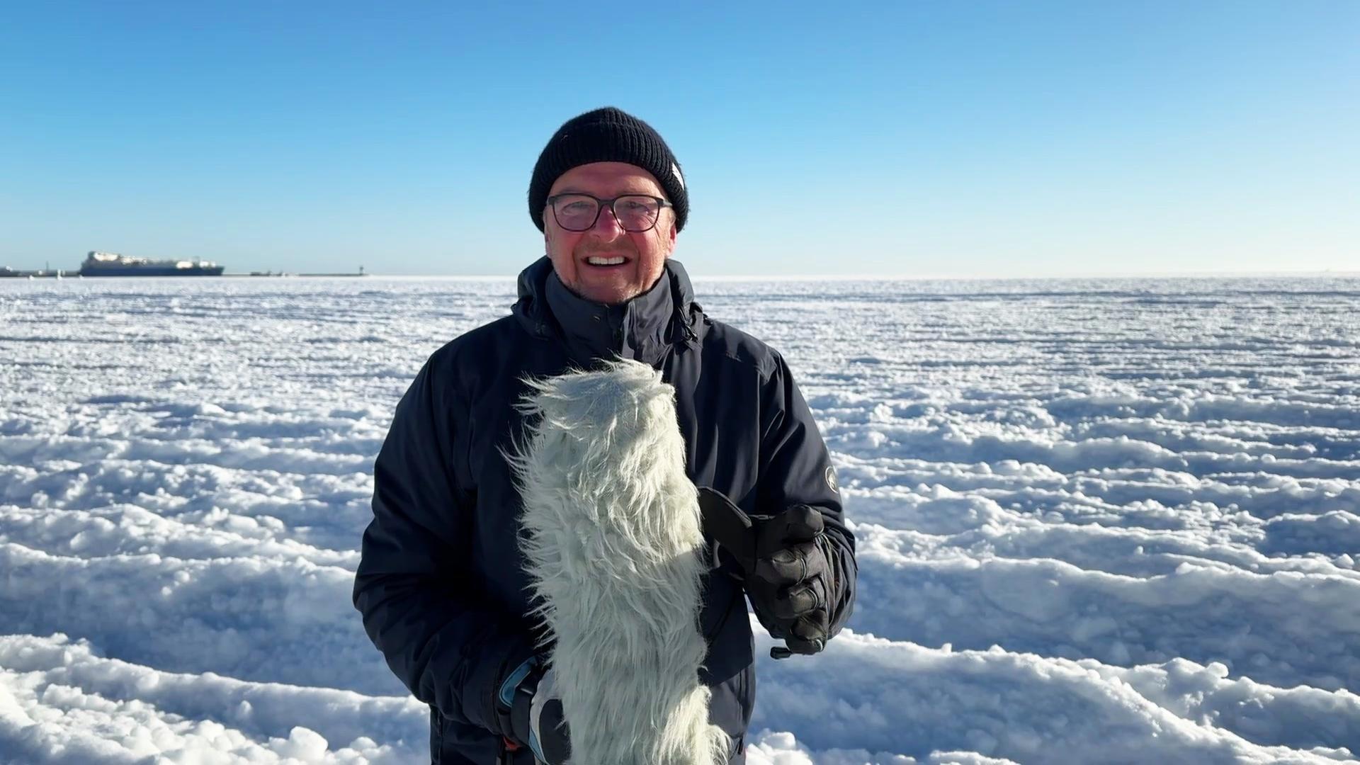 Stefan Kreibohm präsentiert das Wetter auf Rügen. | Screenshot