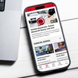 Ein Smartphone mit der NDR Hamburg App.