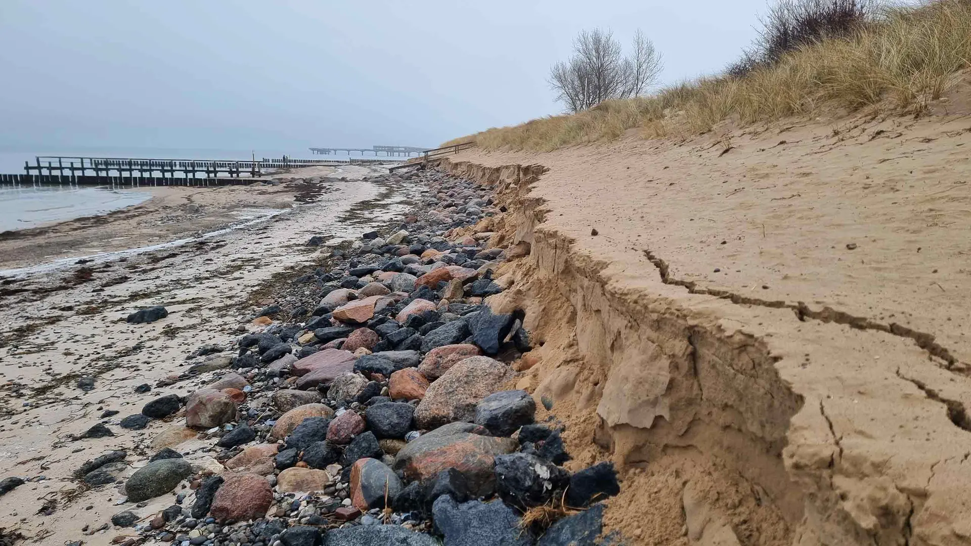 Kreis Ostholstein: Sturmflut zerstört Strand in Heiligenhafen
