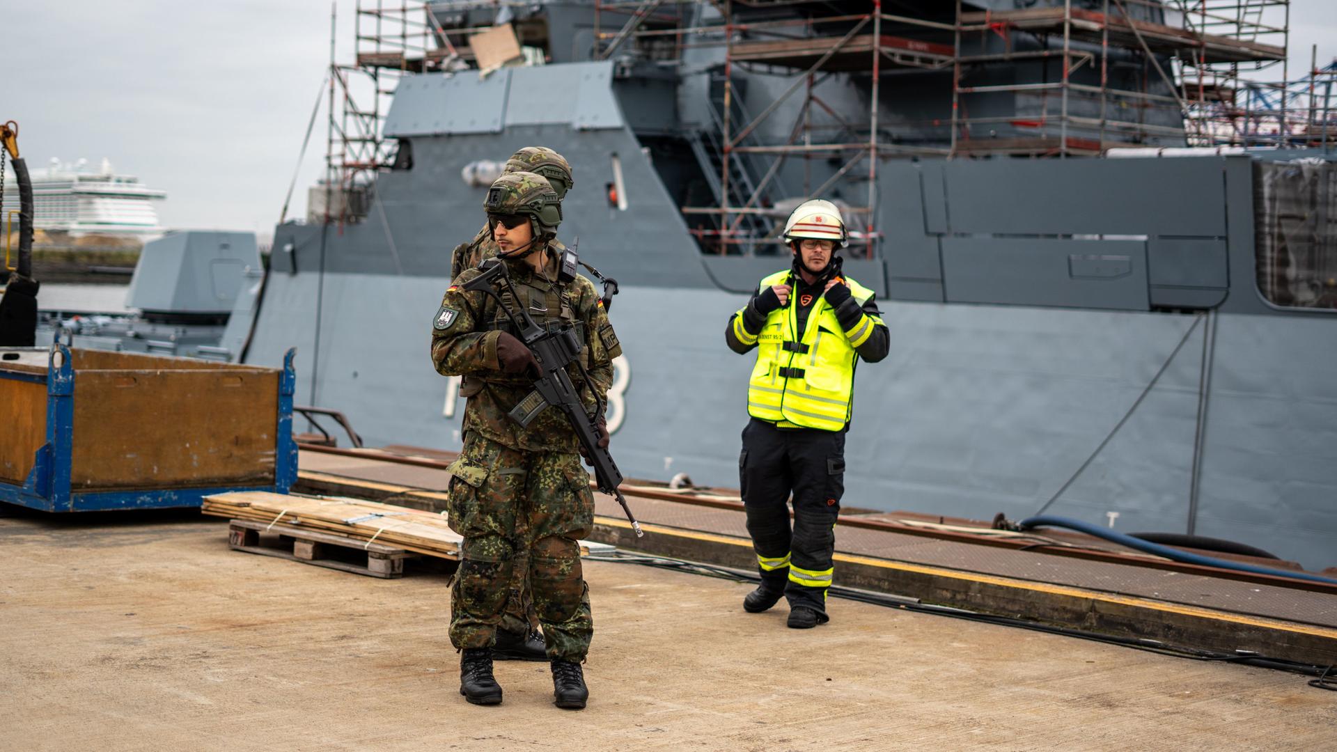 „Red Storm Bravo“: Großszenario im Hamburger Hafen – Demo in der City