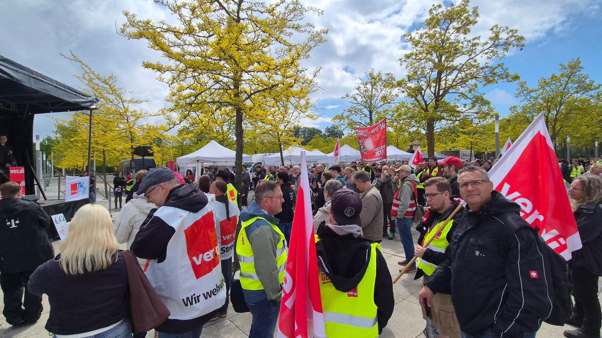Schwerin: Warnstreik bei der Telekom wird fortgesetzt