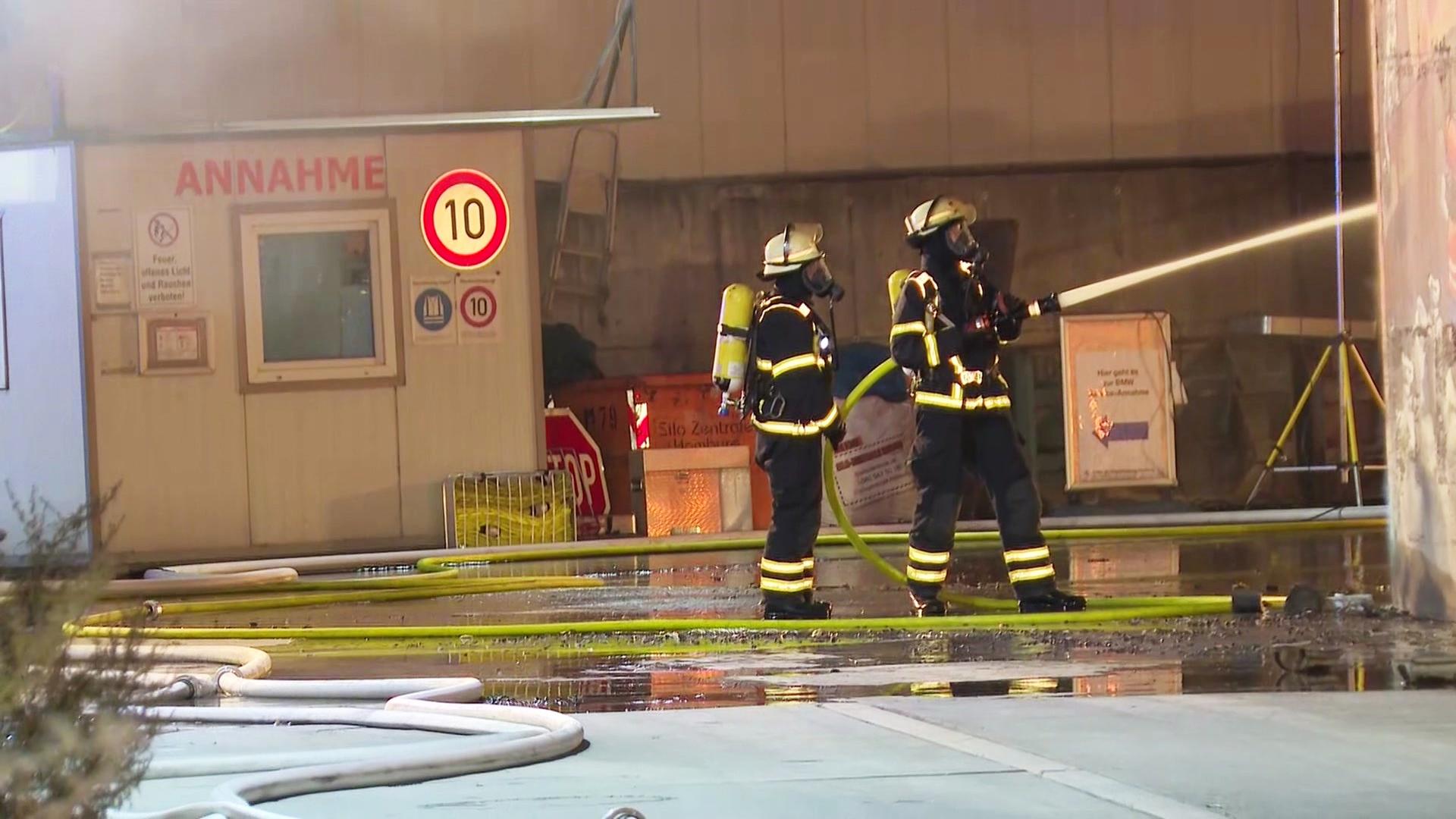 Brand in Hamburg-Eidelstedt: Feuerwehr im Großeinsatz