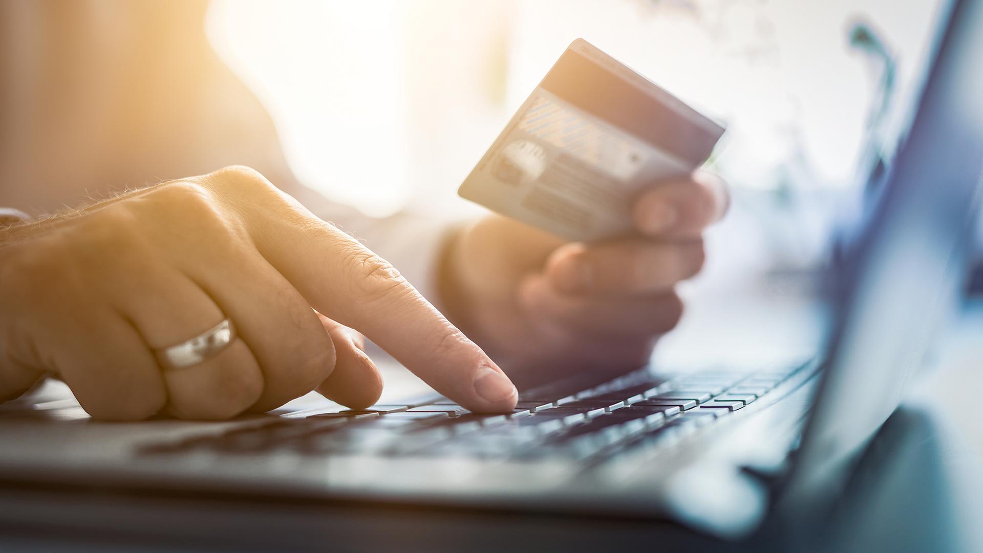 Region Rostock: Betrüger erbeuten 40.000 Euro mit Onlinebanking