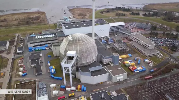 Luftaufnahme vom Kernkraftwerk Unterweser im Landkreis Wesermarsch.