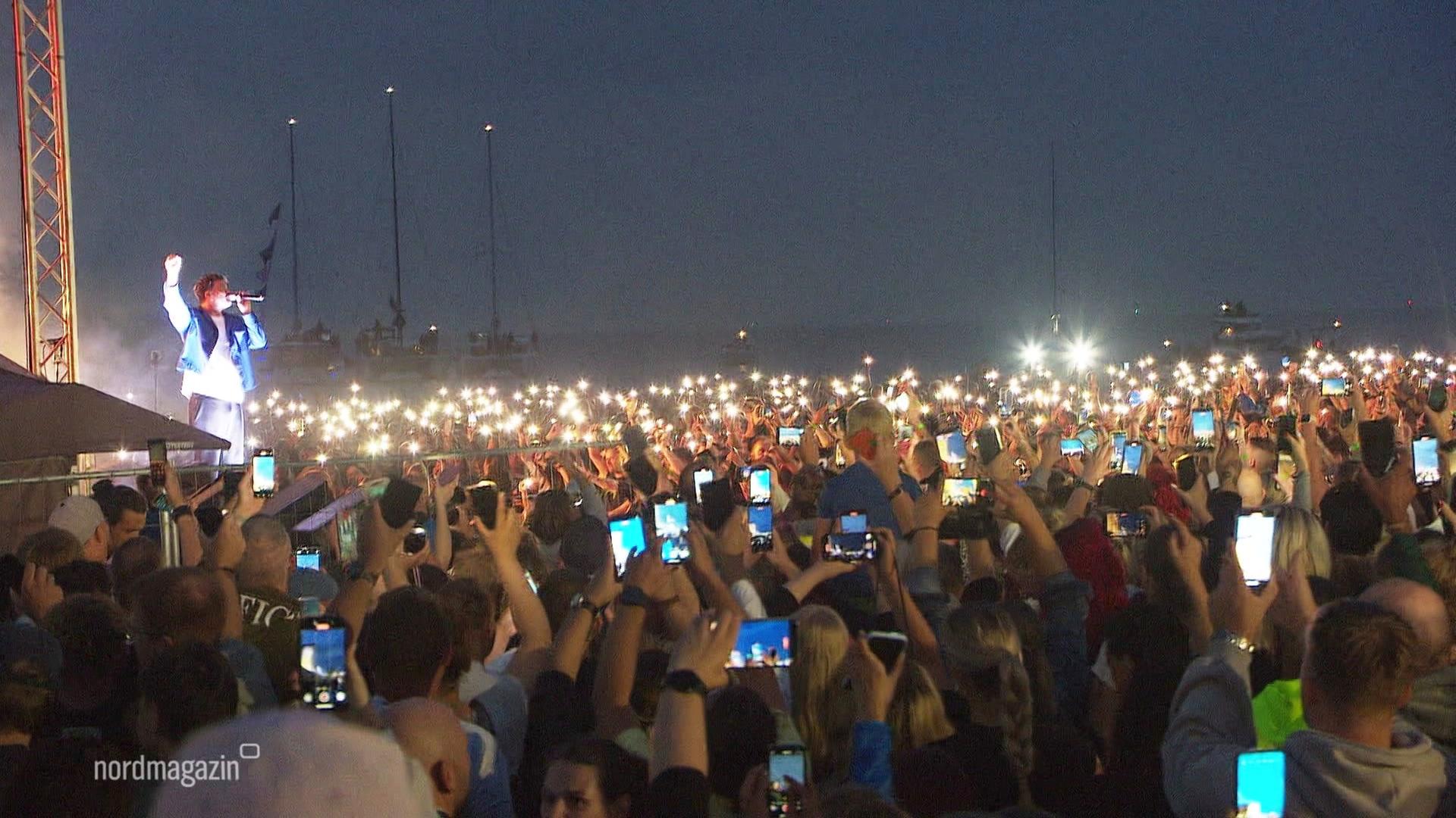 Marteria gibt kostenloses Konzert am Warnemünder Strand
