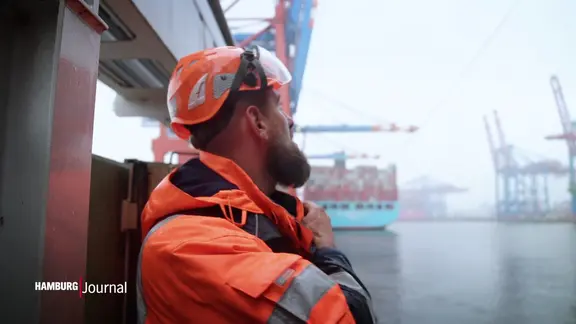 Ein Festmacher im Hamburger Hafen.