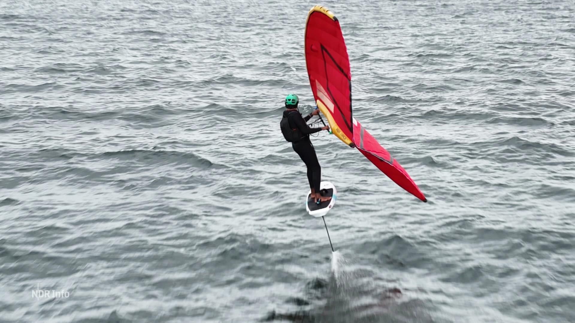 Kieler Wingfoiler schafft Weltrekord