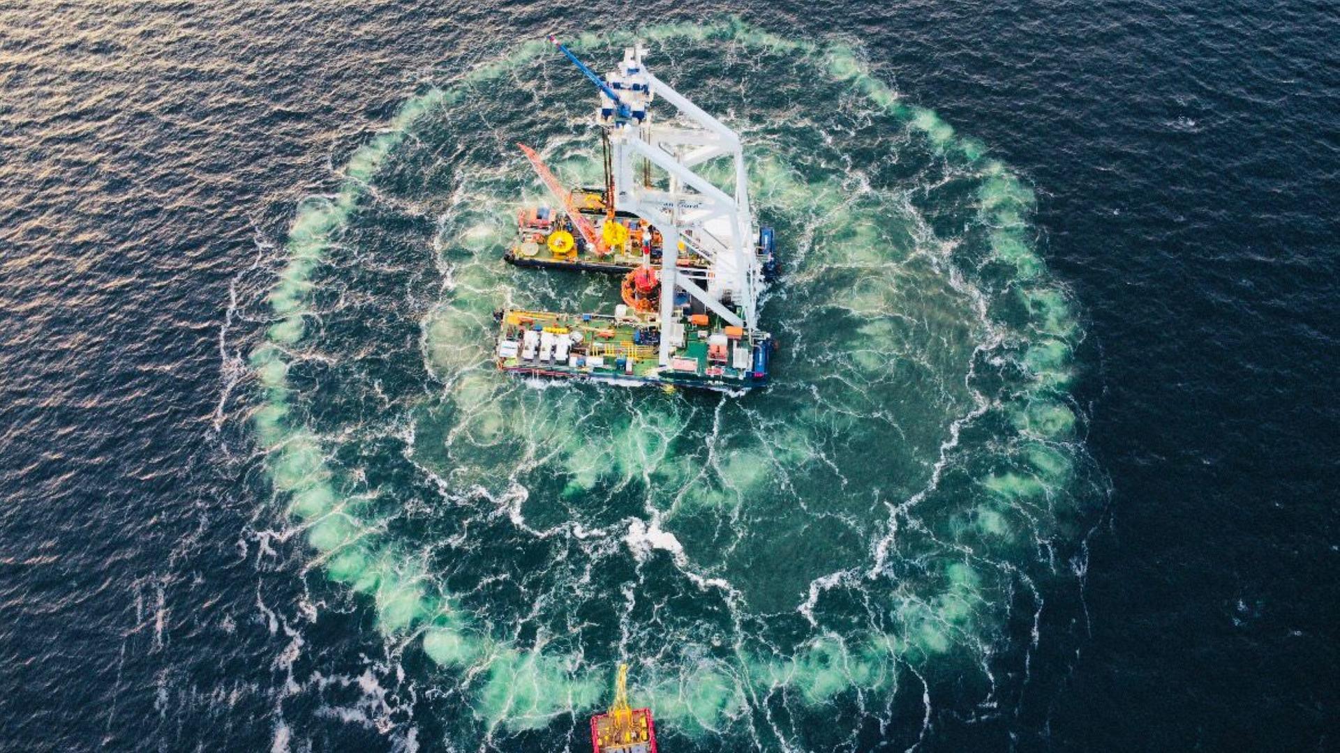 Bau des Offshore-Windparks "Windanker" vor Rügen schreitet voran