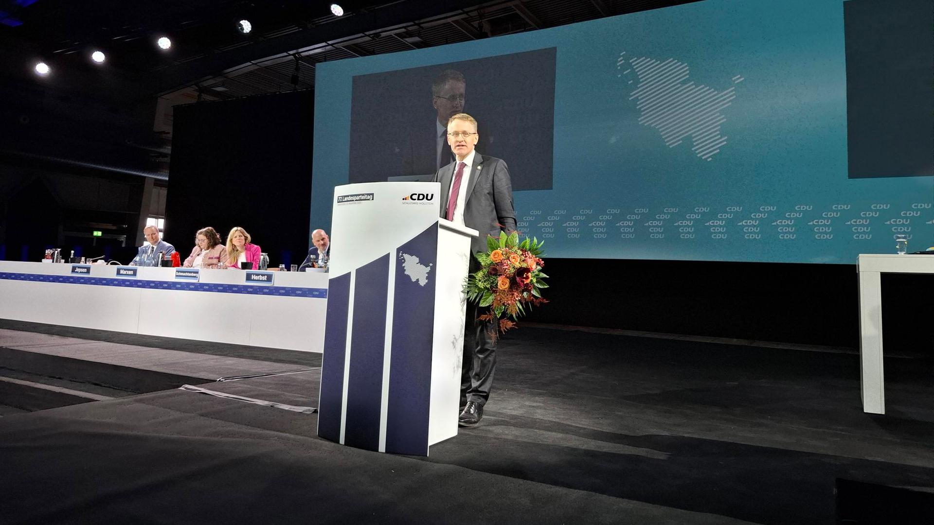 Parteitag in Neumünster: Günther bleibt Landeschef der Nord-CDU