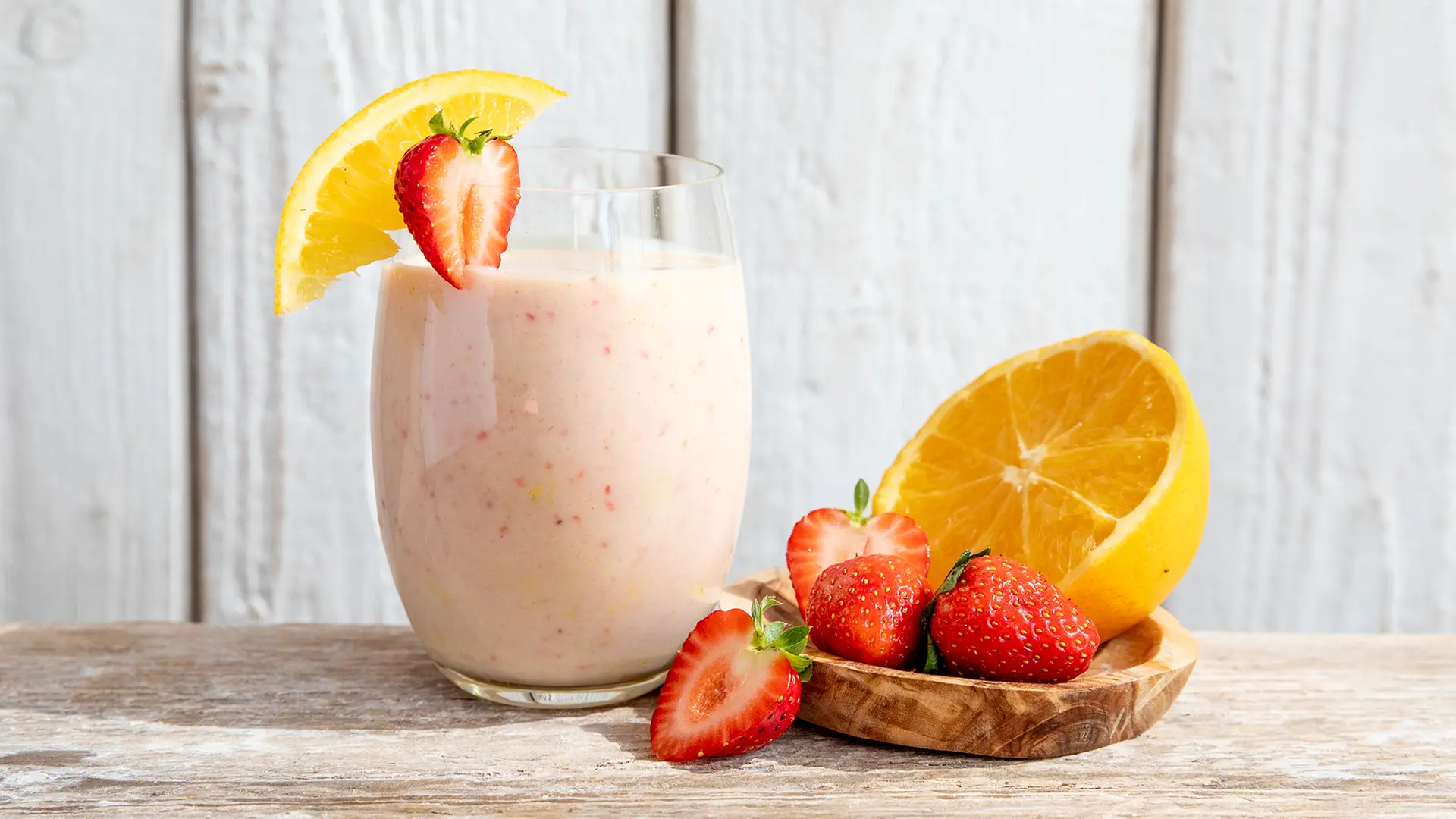 Eiweißshake mit stichfestem Joghurt, Avocado, Öl und Obst | ndr.de