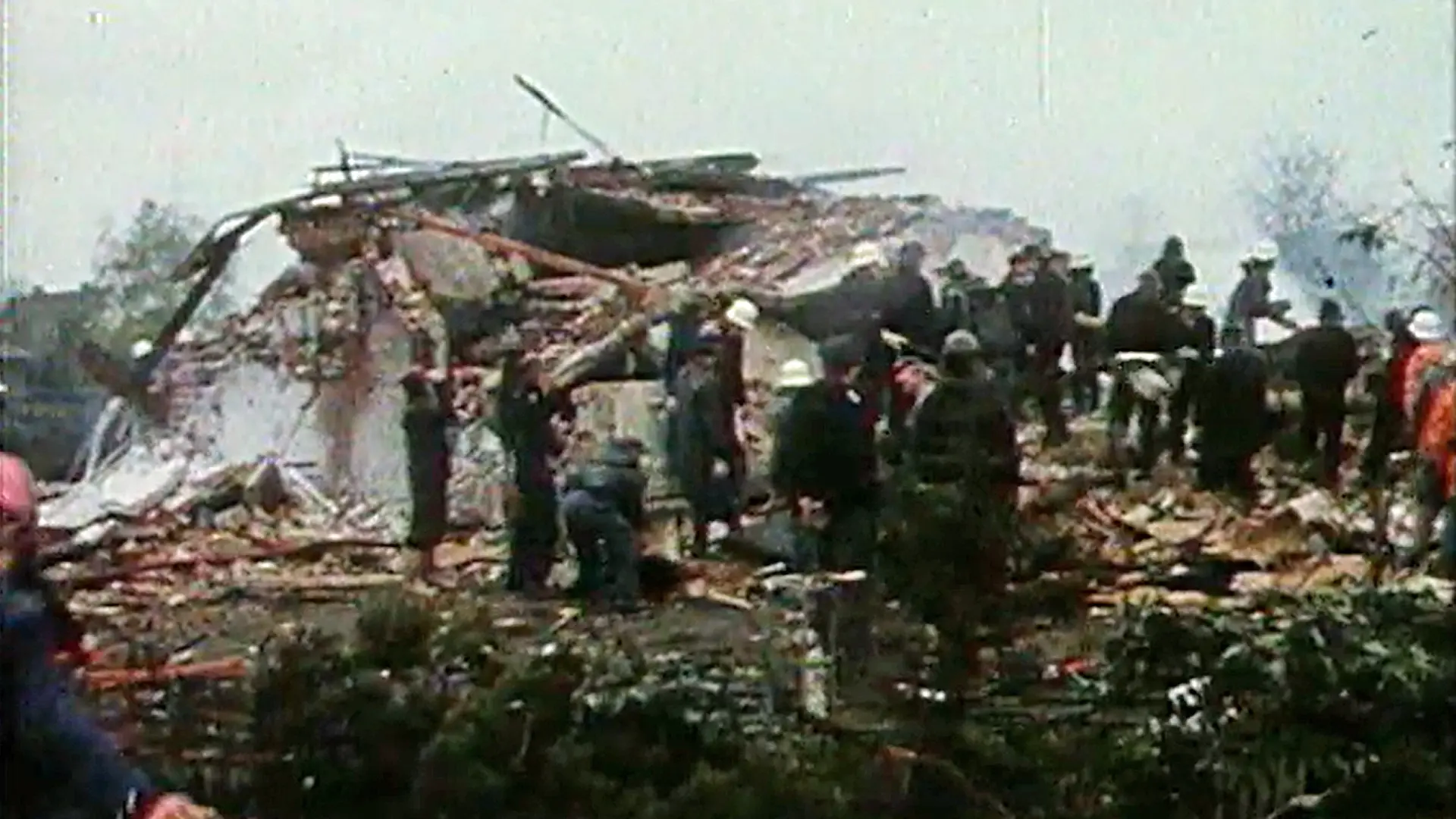 Düsenjäger stürzt ím Mai 1975 in Wohnsiedlung in Vechta | ndr.de