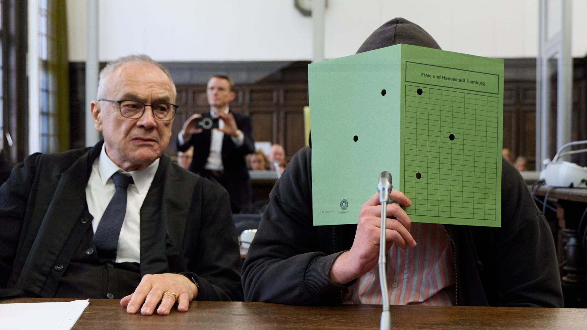 Mutter erstochen: 25-Jähriger kommt dauerhaft in Psychiatrie