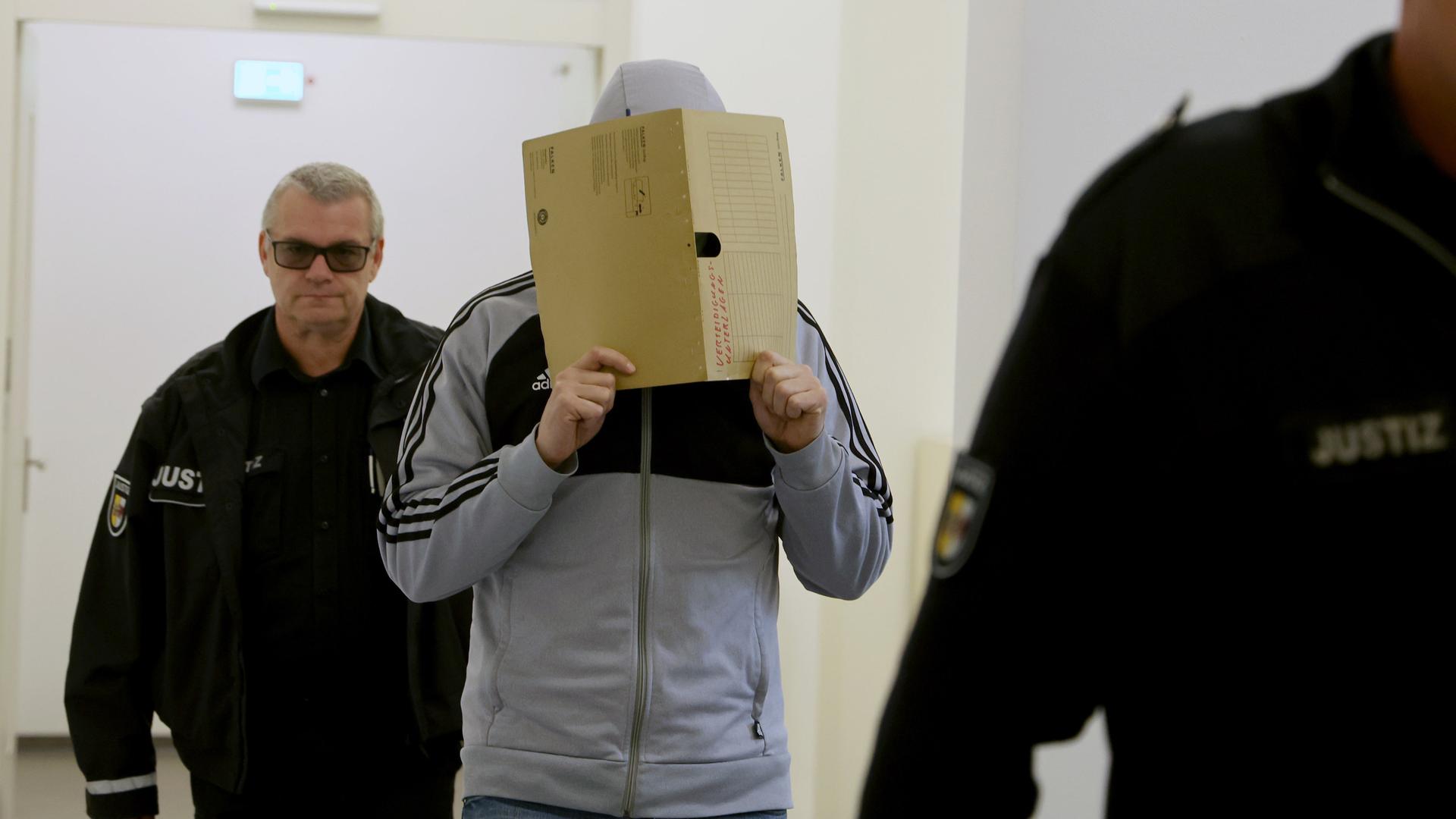 Rostock: Physiotherapeut wegen Missbauchs zu fünf Jahren verurteilt