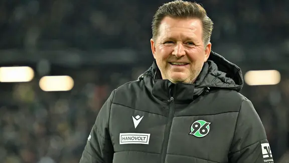 Trainer Christian Titz von Hannover 96 | picture alliance/dpa | Swen Pförtner Trainer Christian Titz von Hannover 96