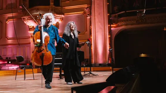 Mischa Maisky und Martha Argarich beim Schlussablauss in der Laeiszhalle