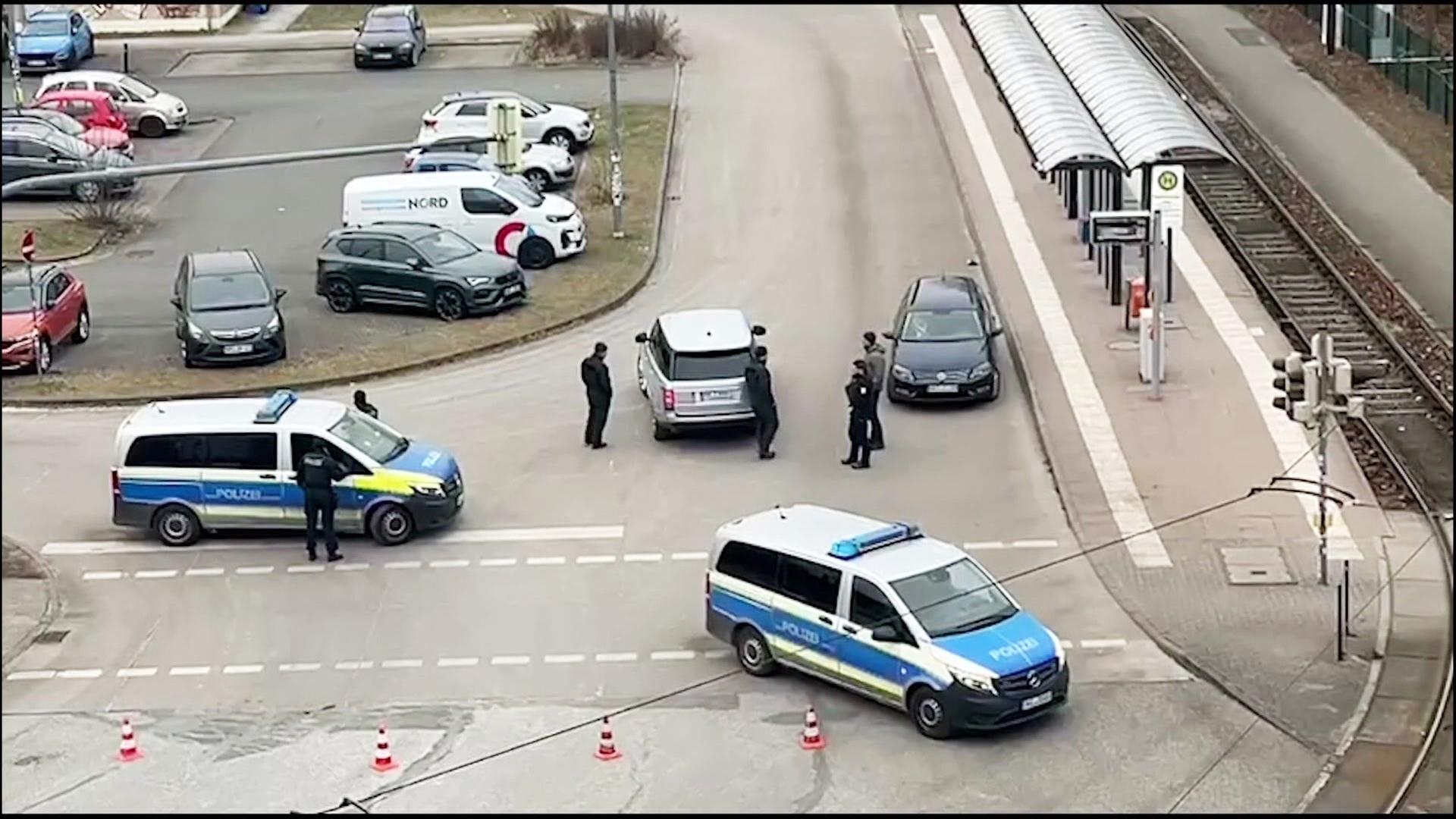Drohbriefe in Rostocker Straßenbahnen: Polizei gibt Entwarnung