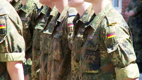 Soldaten befinden sich in einem Bundeswehr -Militärausbildungsbereich.