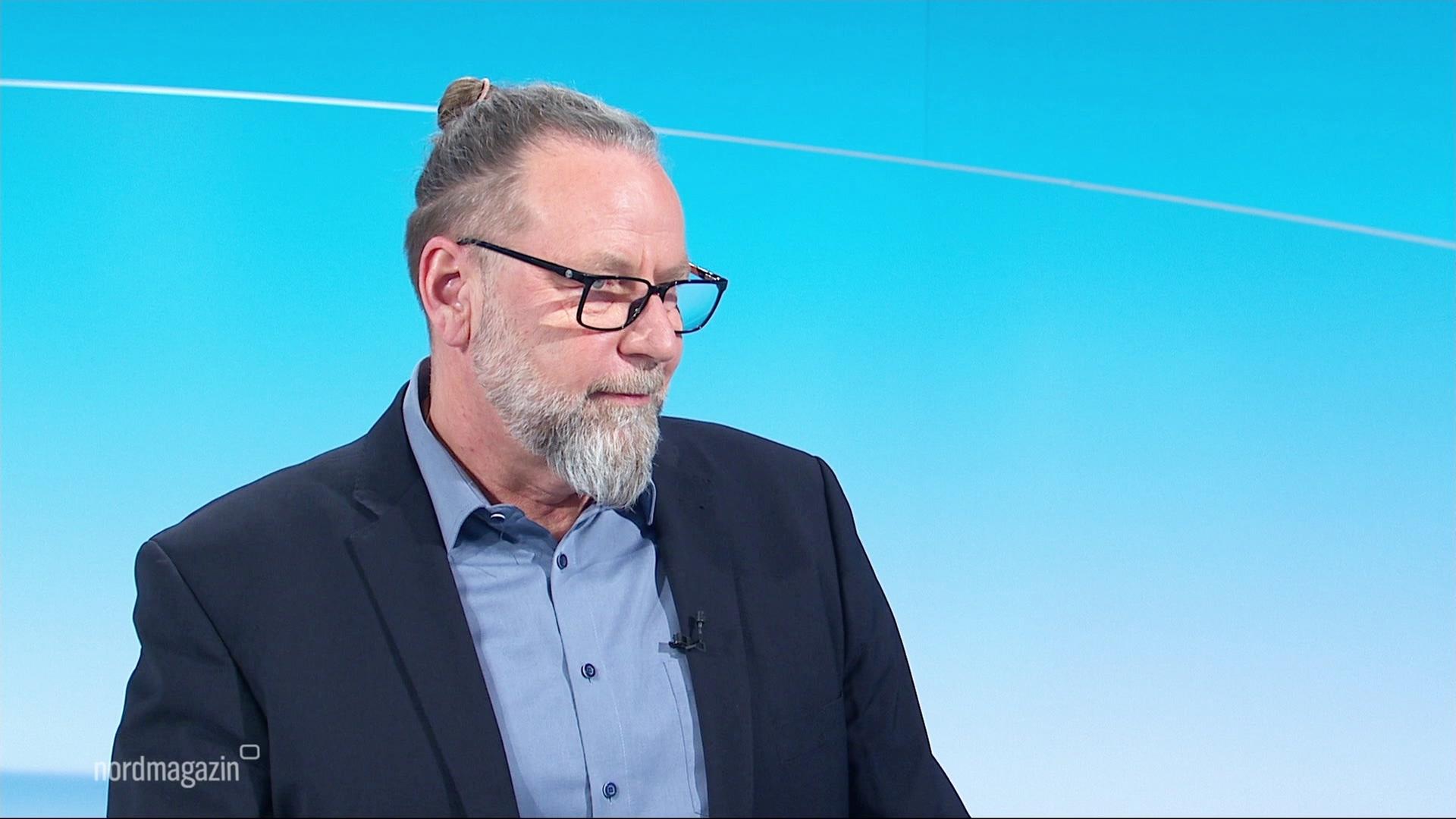 Infratest dimap: Menschen unzufrieden mit der Demokratie