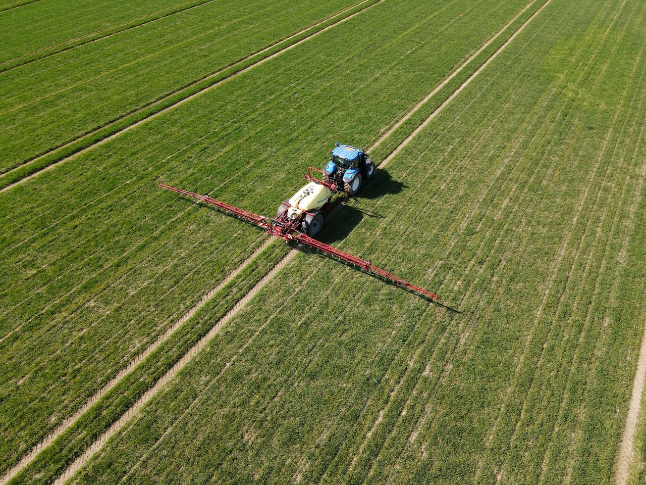 Preis fr Dnger steigt: Nahost-Krieg trifft auch Landwirtschaft | ndr.de