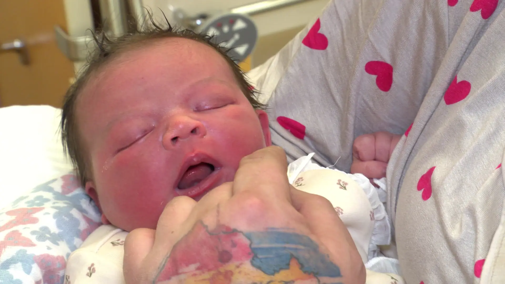 Pinnebergerin bringt Kind bei Minus elf Grad im Auto zur Welt