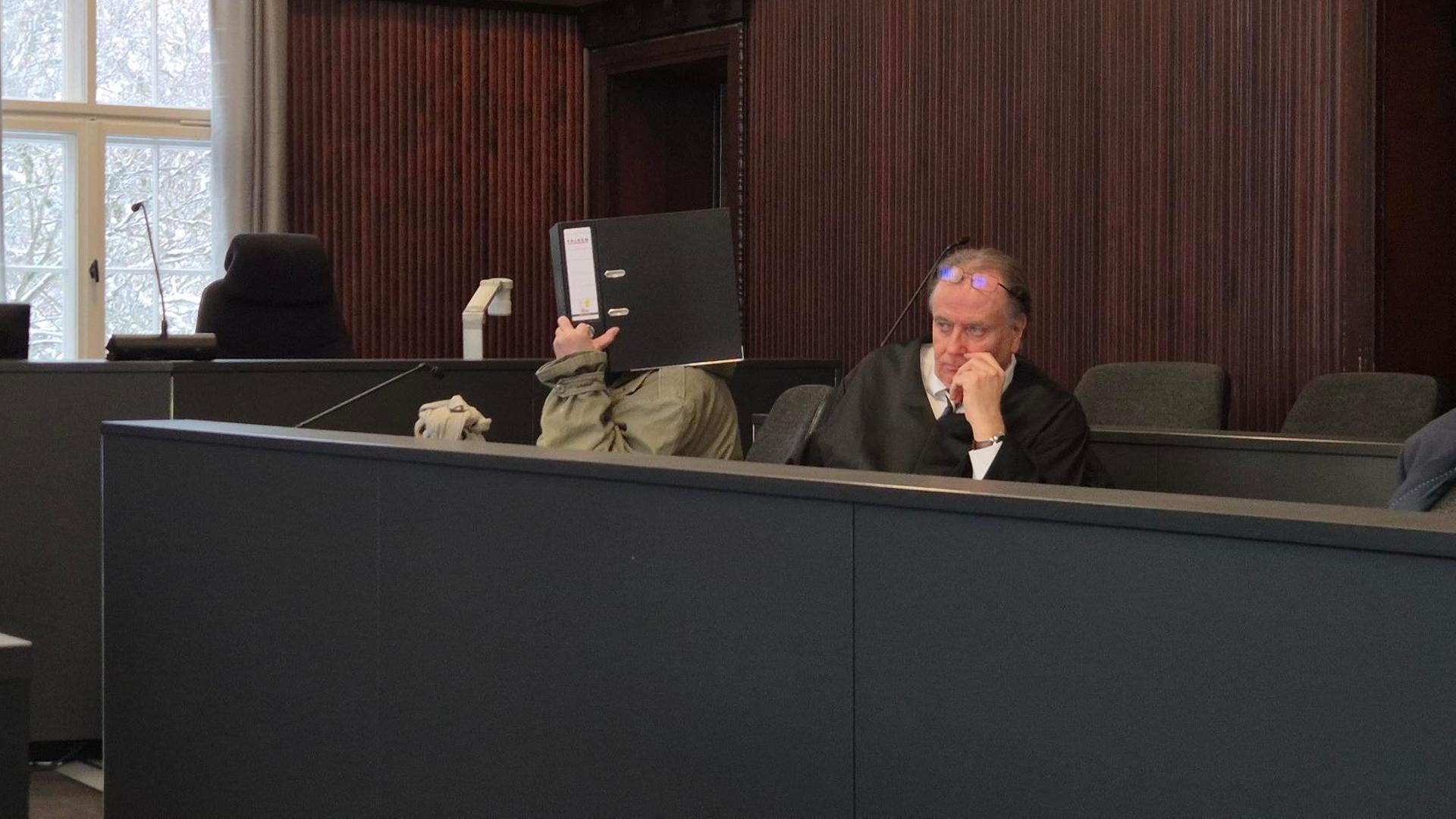 Schwerin: Haftstrafe für 74-Jährigen wegen Kindesmissbrauchs