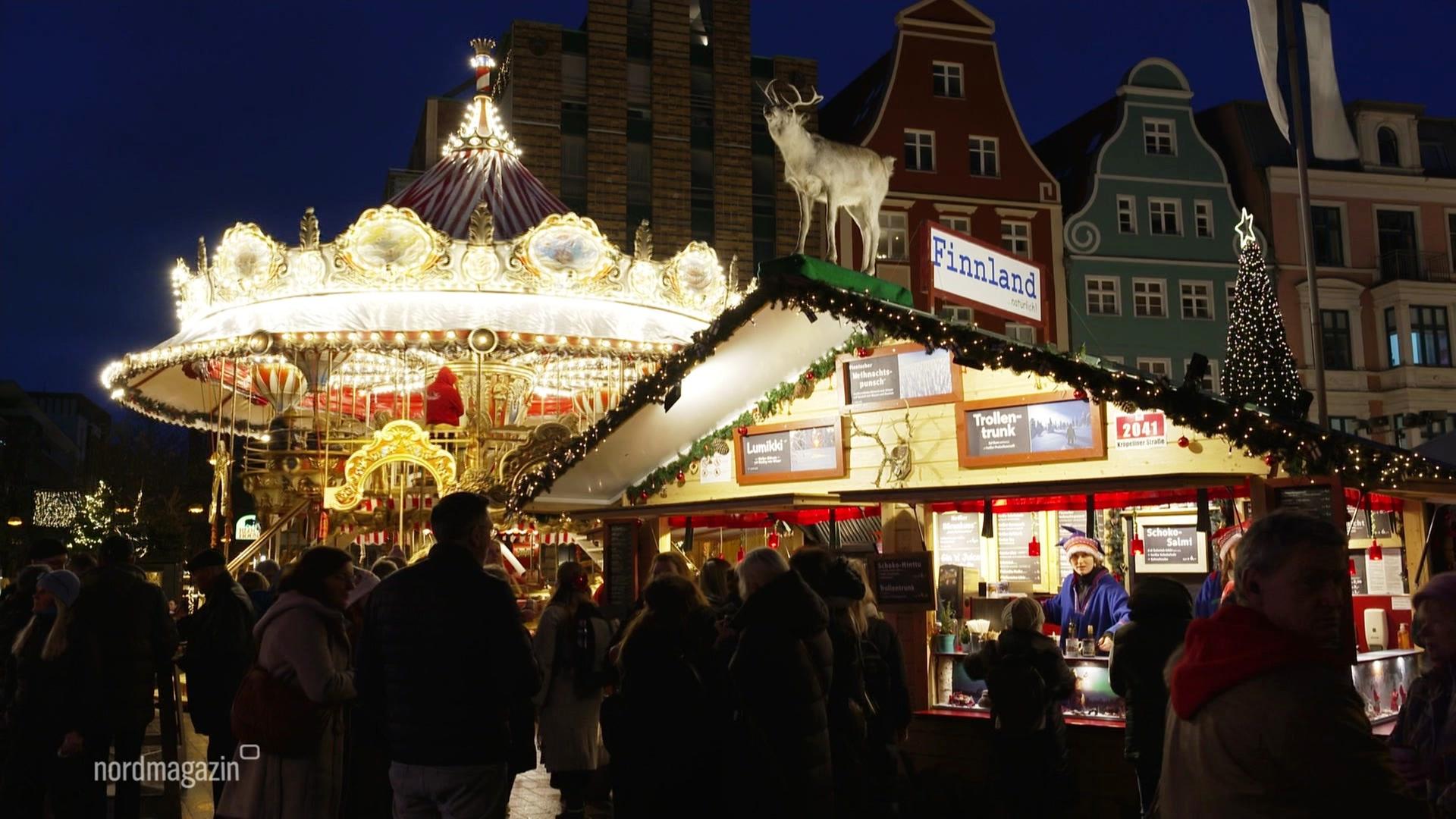 Finnin lernt Deutsch durch Arbeit auf Weihnachtsmarkt