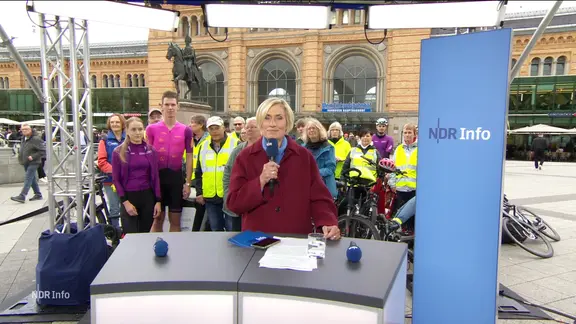 Susanne Stichler berichtet aus Hannover.