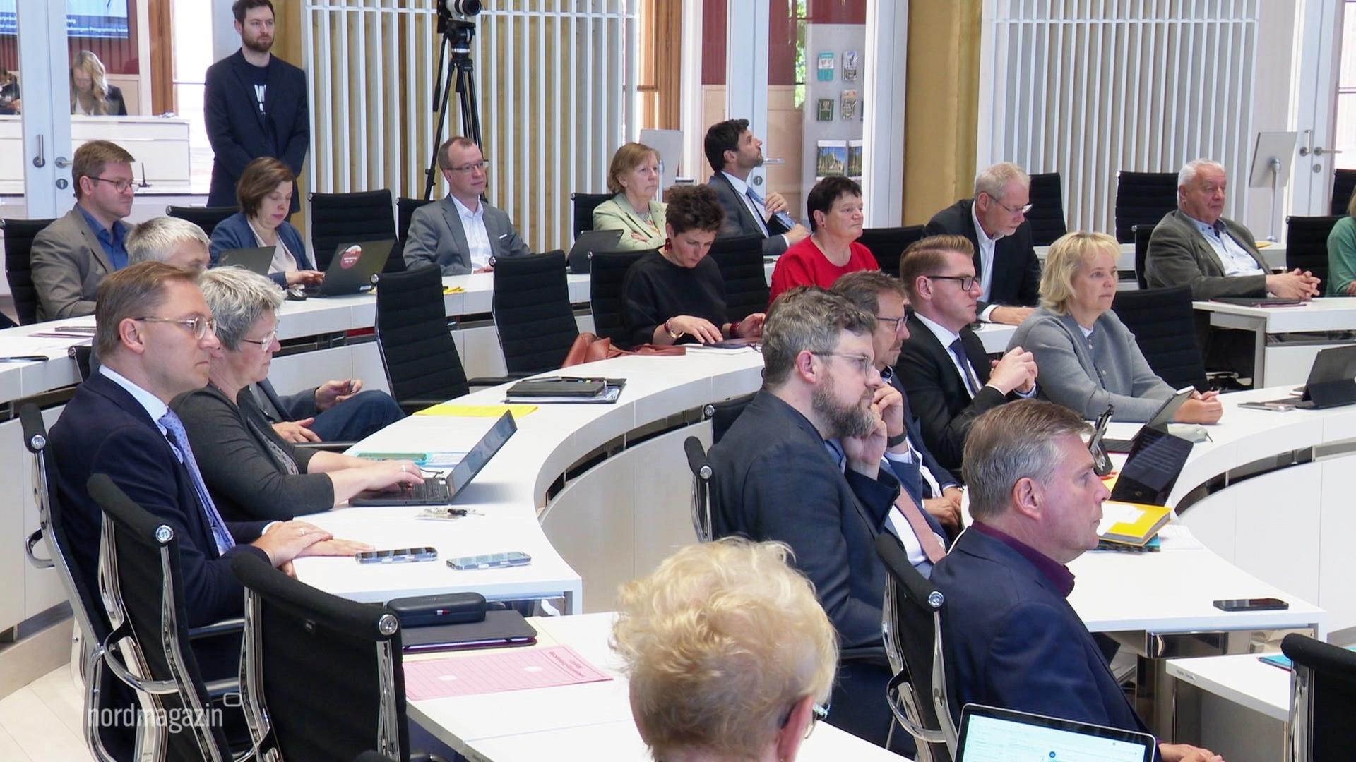 Szene einer Debatte im Schweriner Landtag. | Screenshot