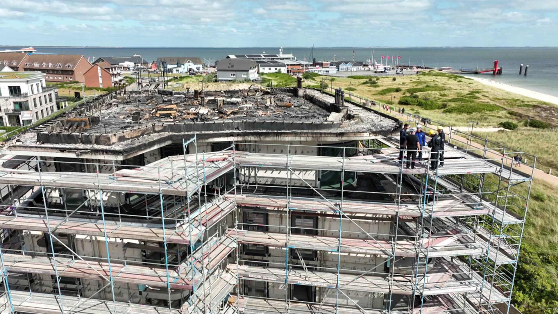 Feuer auf Sylt: Dachstuhlbrand bremst Bauprojekt „The Dunes“ aus