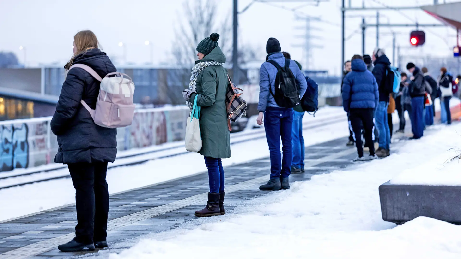 Zugausfall wegen Schneechaos: Diese Rechte haben Reisende