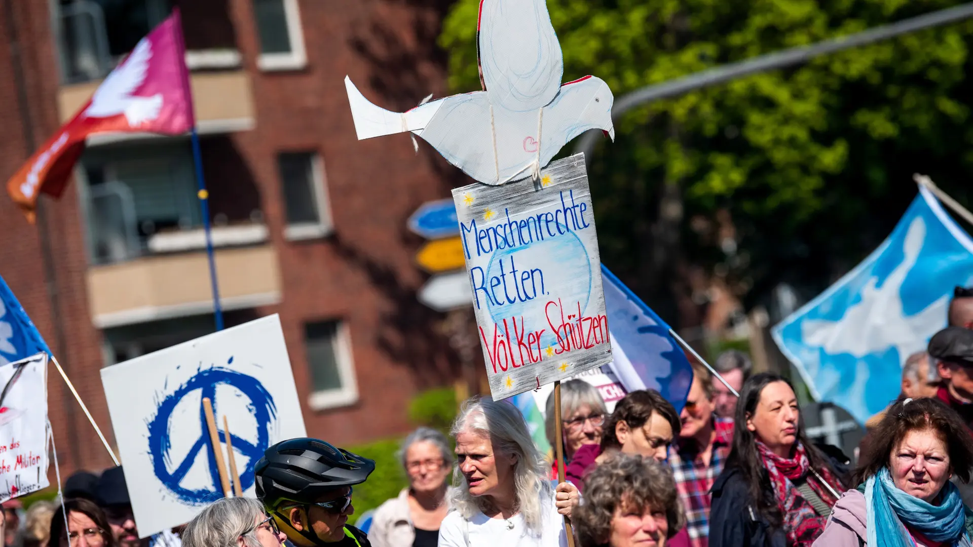 Beginn des Ostermarschs in Hamburg: Tausende Teilnehmer erwartet
