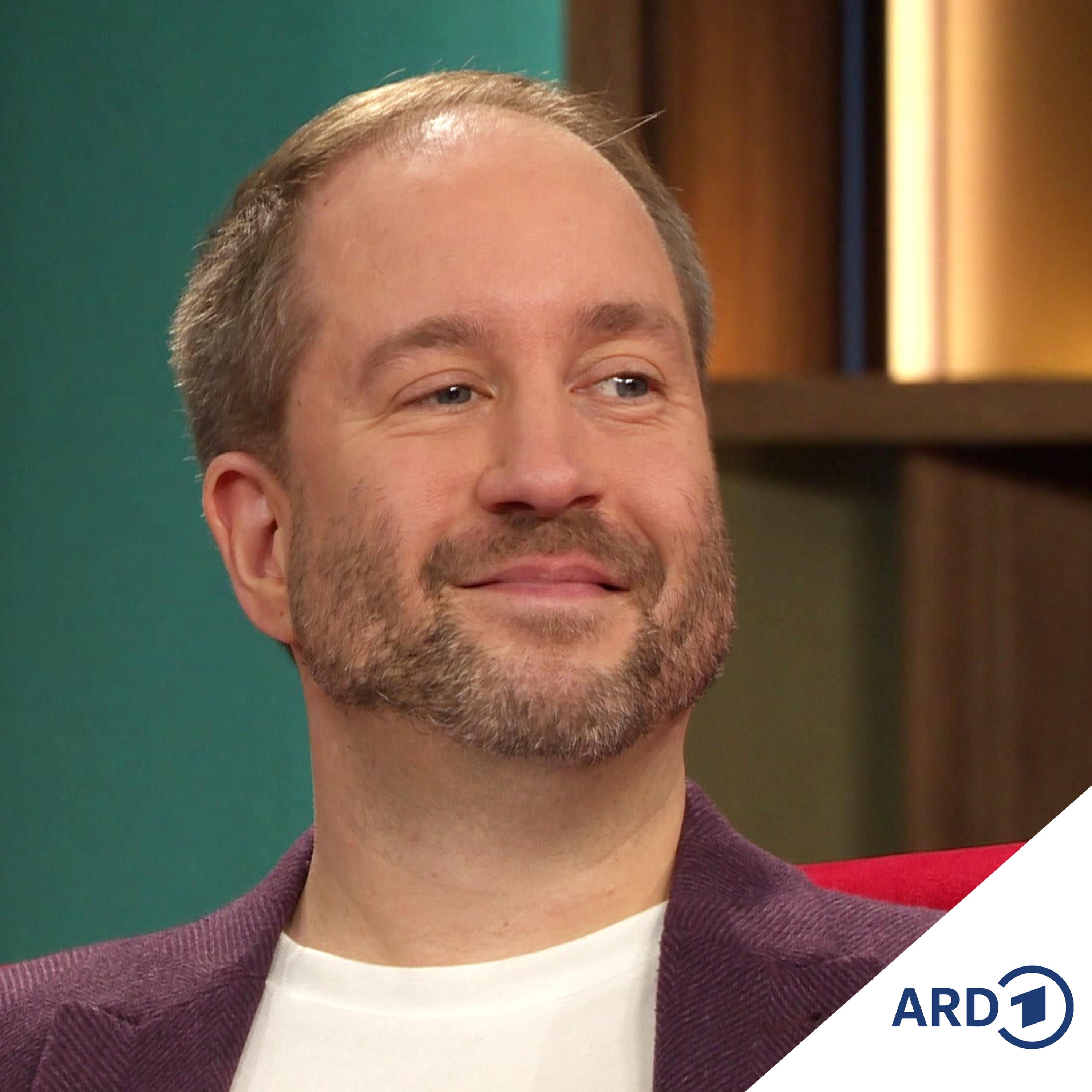 Hornist Felix Klieser auf dem Roten Sofa
