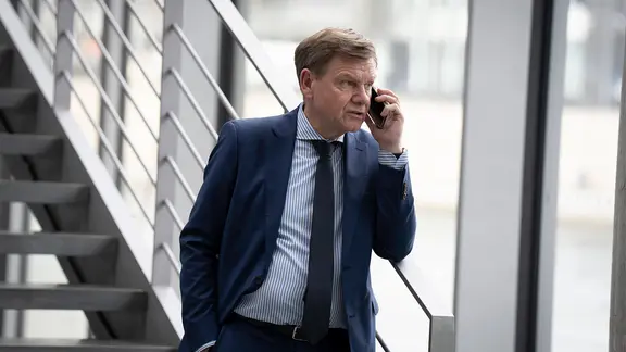 Johann Wadephul (CDU) am Telefon.