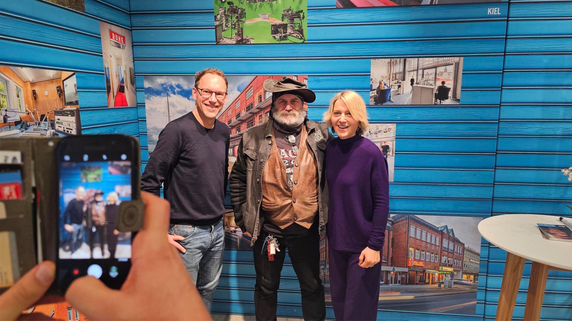 Ein Besuch im Pop-up-Studio von NDR Schleswig-Holstein in Neumünster