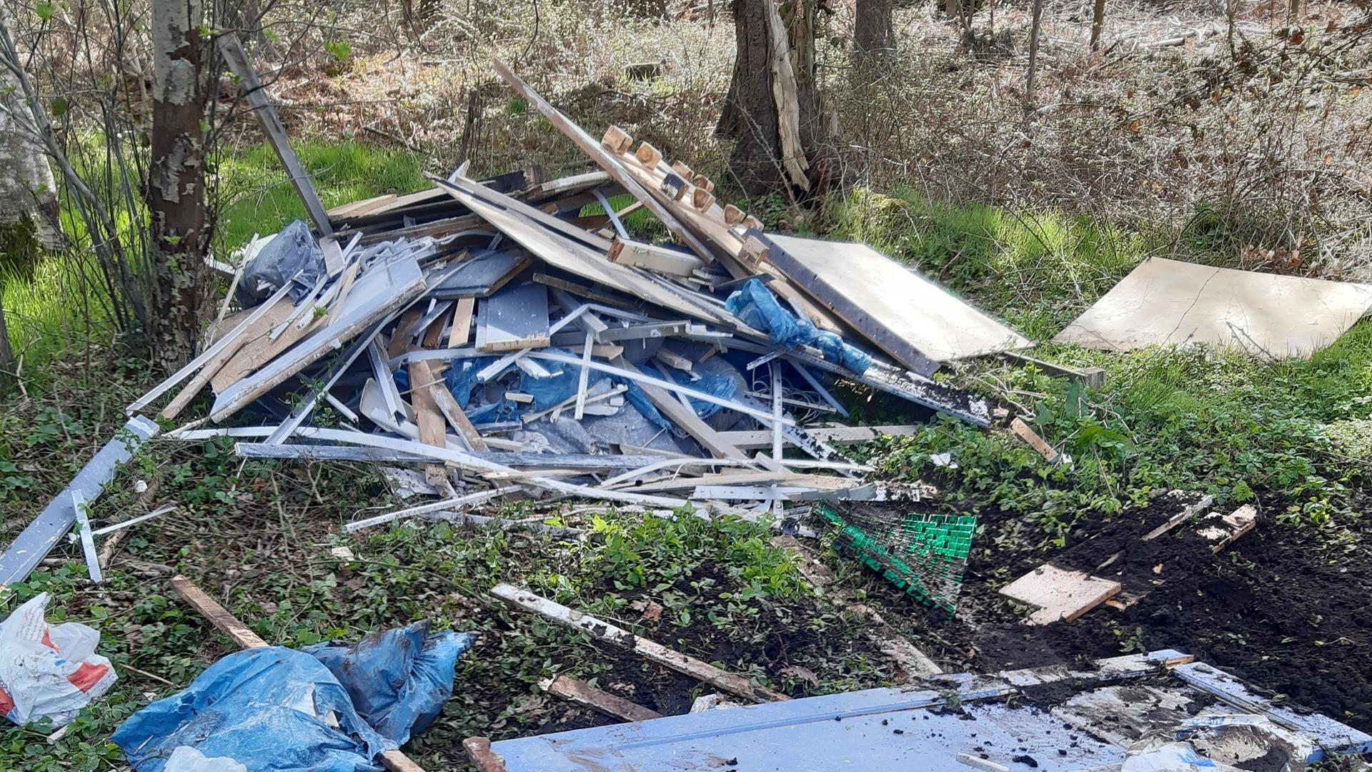 Illegal entsorgter Müll in Stade. | Stadt Stade/Privat
