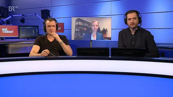 Moderator Christian Orth diskutiert in der Sendung "Mitreden!" mit den Gästen Isabel Brandhorst, Luis Teichmann und Christian Schiffer.