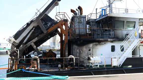 Der verbrannte Öltanker Der verbrannte Öltanker