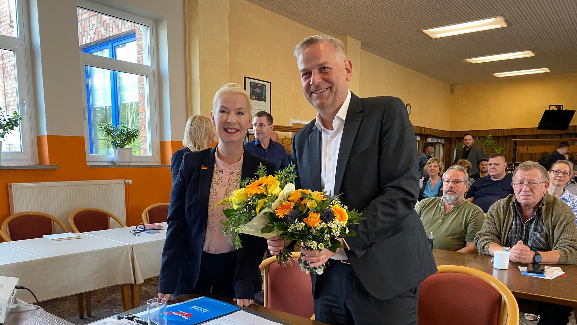 88 Prozent für Holm: AfD-Landeschef fordert Schwesig heraus