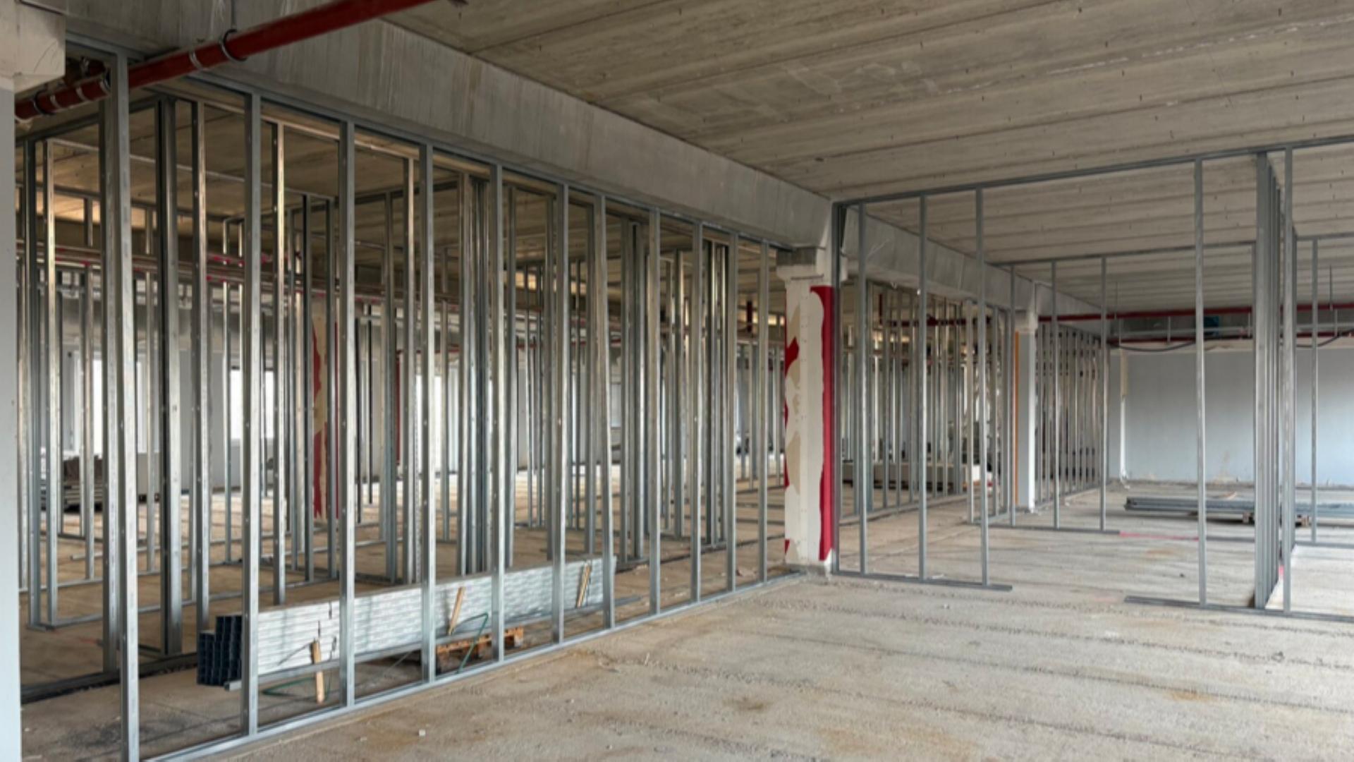 Neubrandenburg: Umbau eines Einkaufszentrums zur Schule geht voran